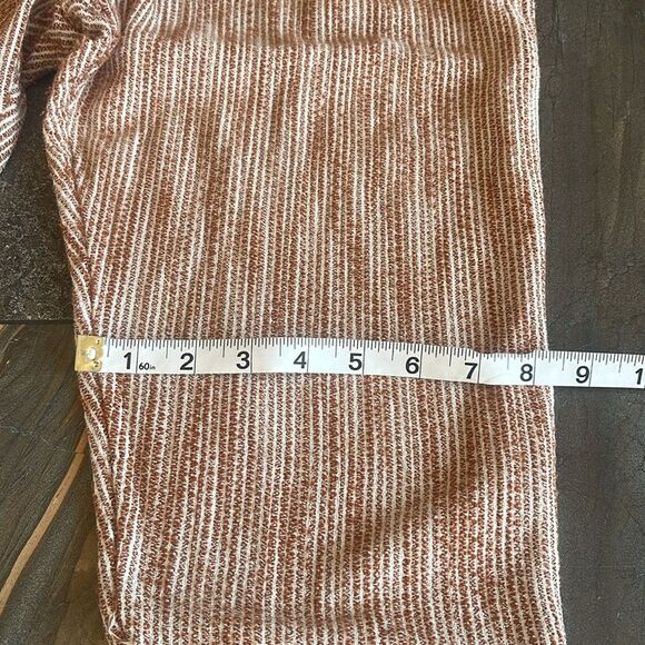 FREE PEOPLE LIGHT AT SUNRISE CROP PANTS IN BEIGE SIZE 4 
Missing white tie - Picture 14 of 16